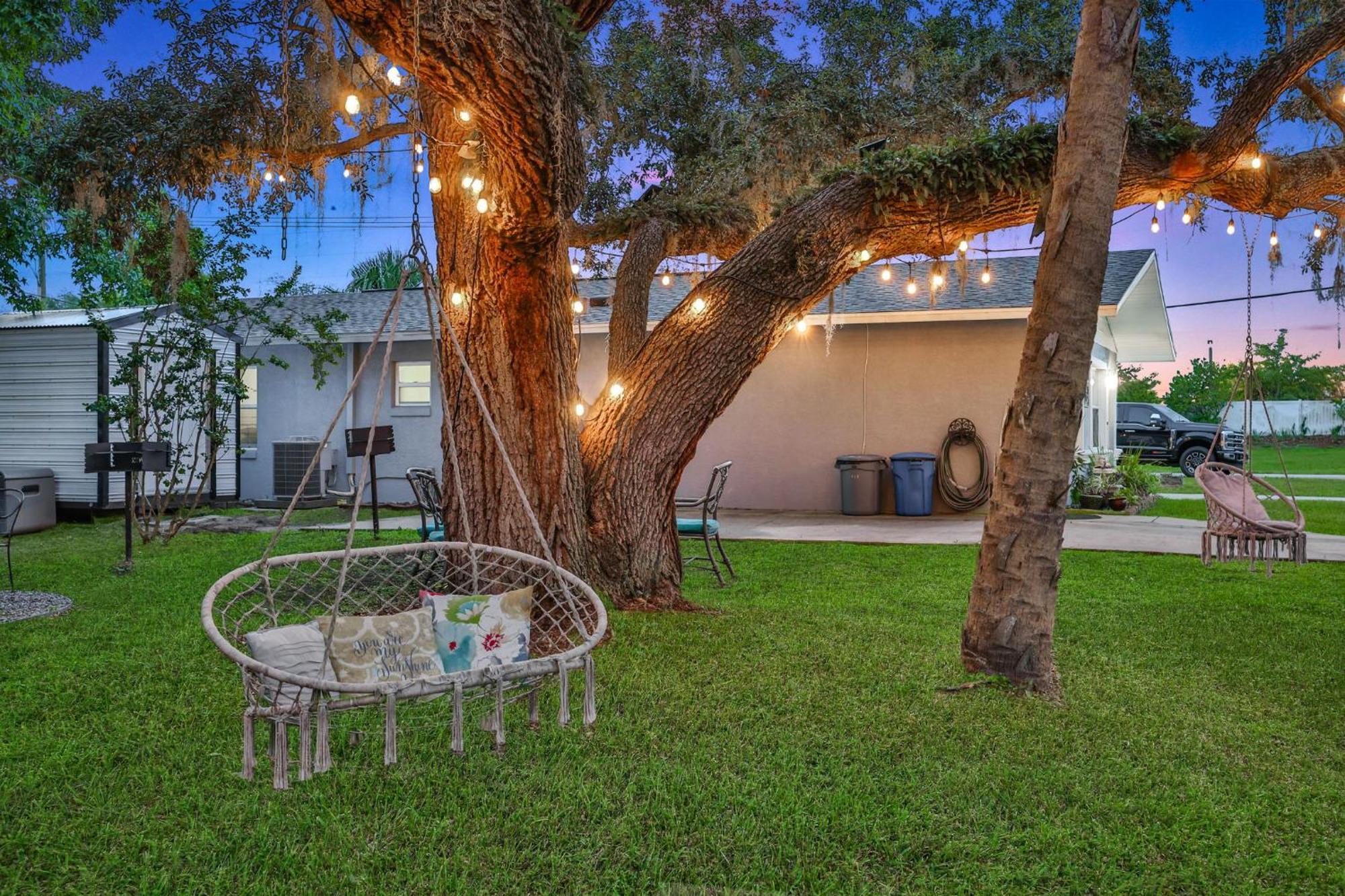 Nature Coast Getaway #2 - Comfy 2 Bedroom Holiday home